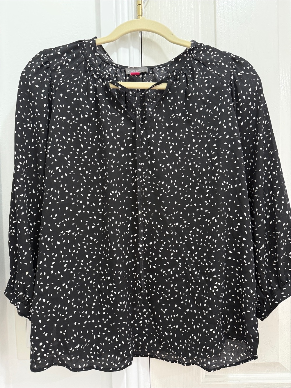 Vince Camuto Black and White Scattered Dot Peasant Top
